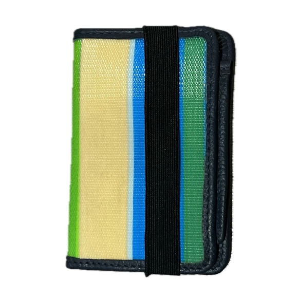 Tote Le Monde Woven Colorful Striped Smartphone Wallet - Picture 10 of 10